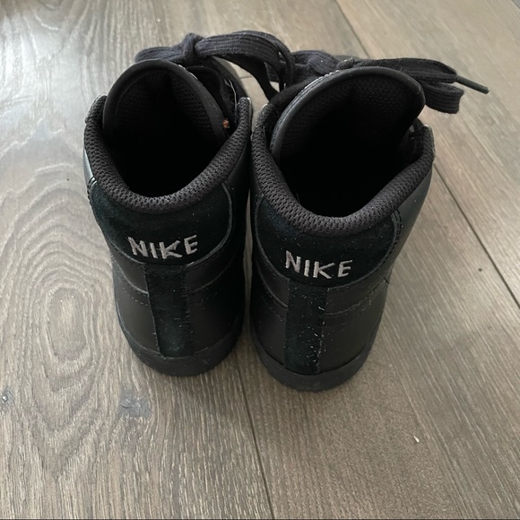 Nike Blazers. Black. Size 3Y (kids) - Picture 3 of 5